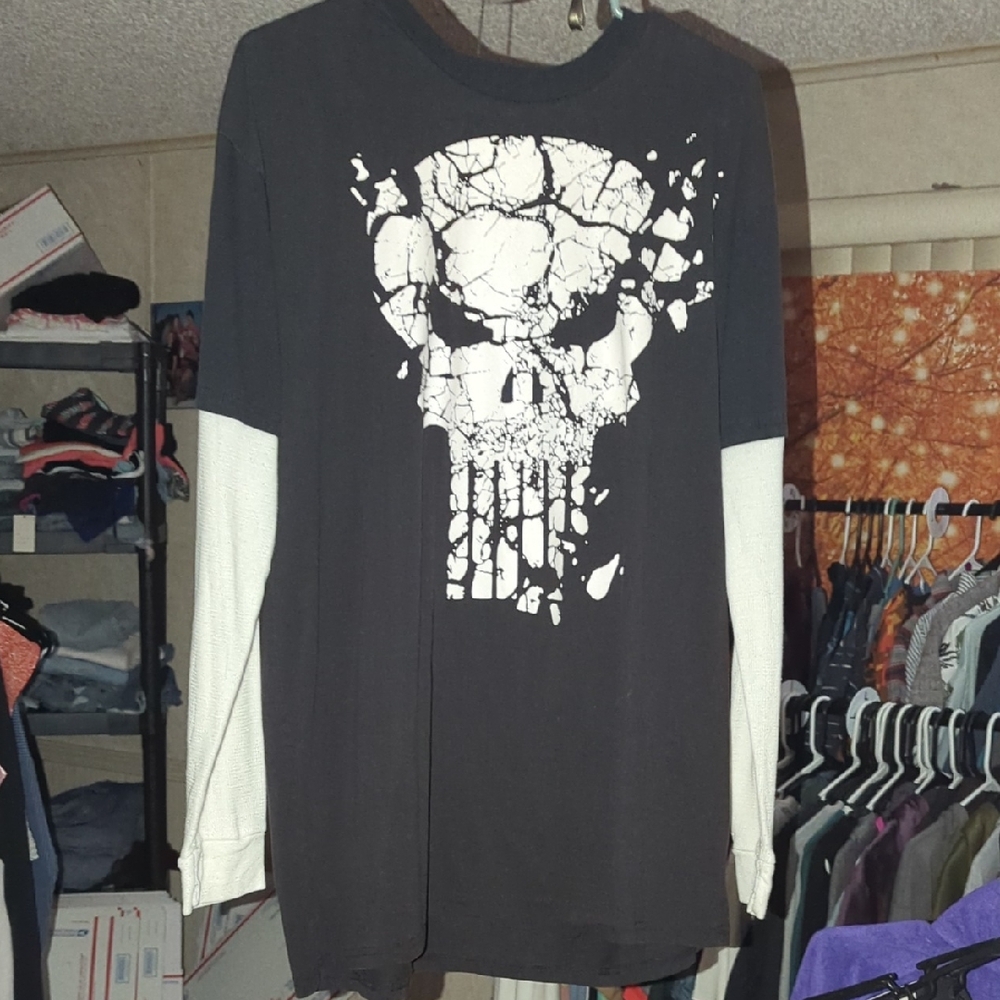 Marvel Black and White Skull Long Sleeve Tee
